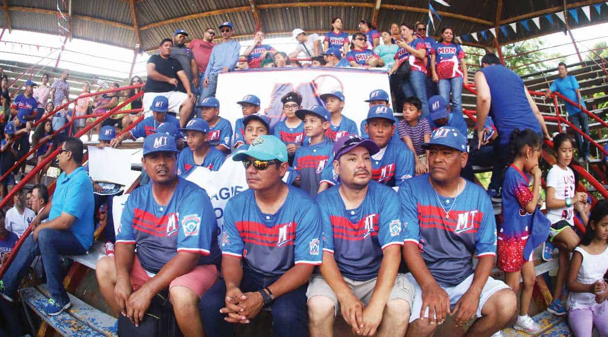 Ligas pequeñas tuvieron !Bienvenida de Campeones!