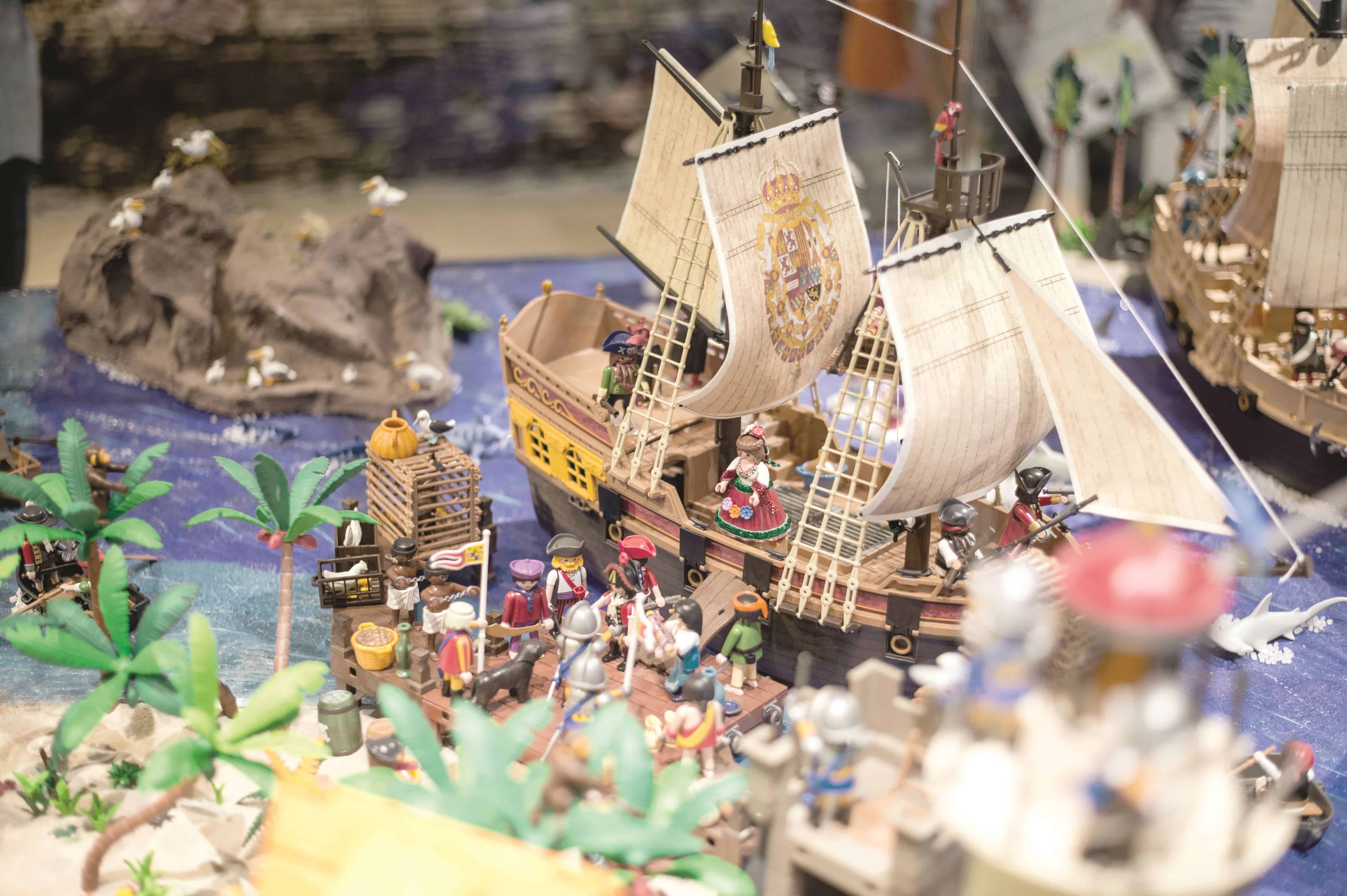 Son personajes y aventuras en miniatura: La exposición ¡Juego a mi Historia!  Playmo culturas
