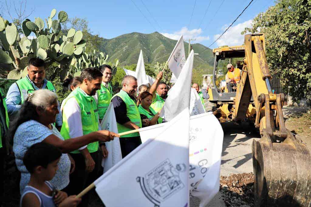 Después de décadas renuevan servicios de drenaje sanitario en Santiago, NL
