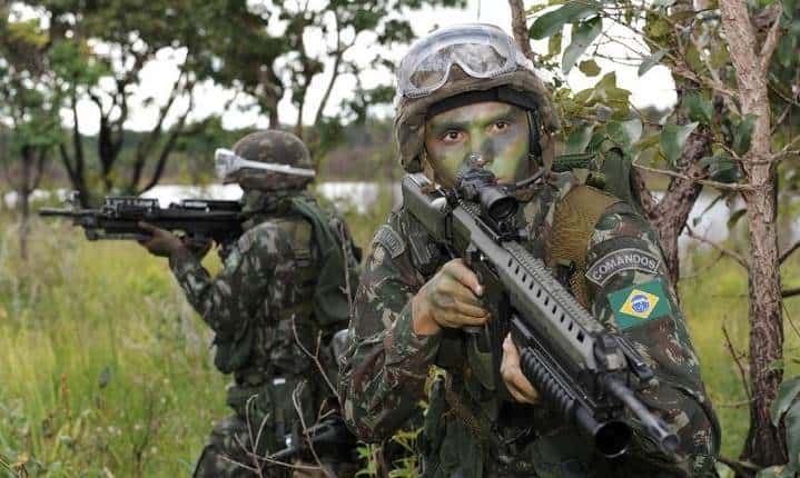 Incauta comando de Policía Militar de Brasil dos toneladas de droga