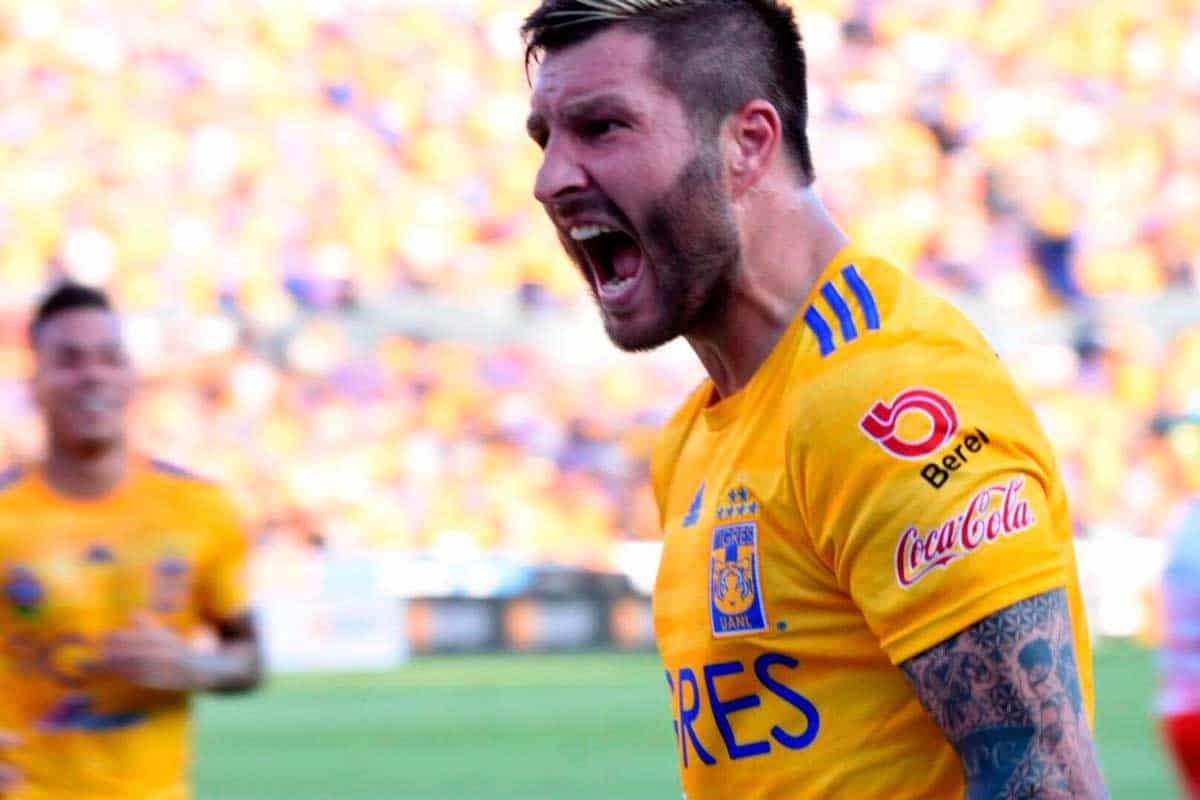 Hat-trick de Gignac lo envía a la cima de la tabla de goleo de la Liga MX