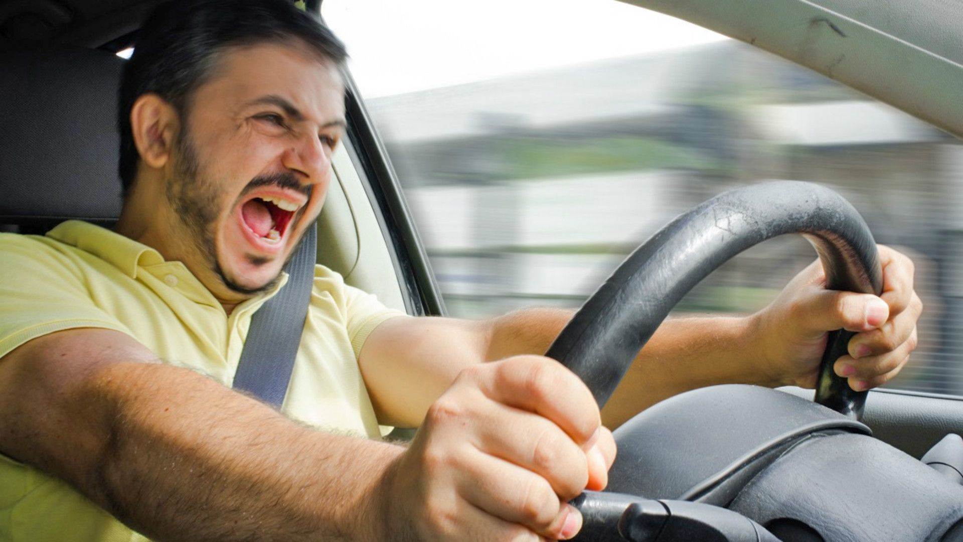 Bájale la velocidad a la ira y controla tus emociones al volante