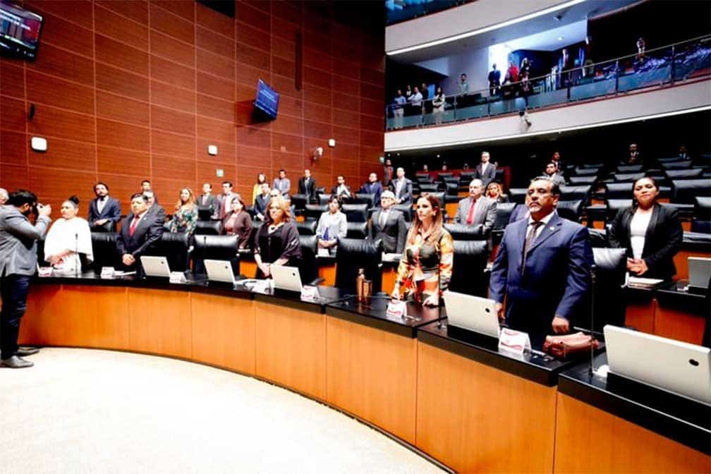 Congreso guarda un minuto de silencio por fallecidos en bar de Coatzacoalcos