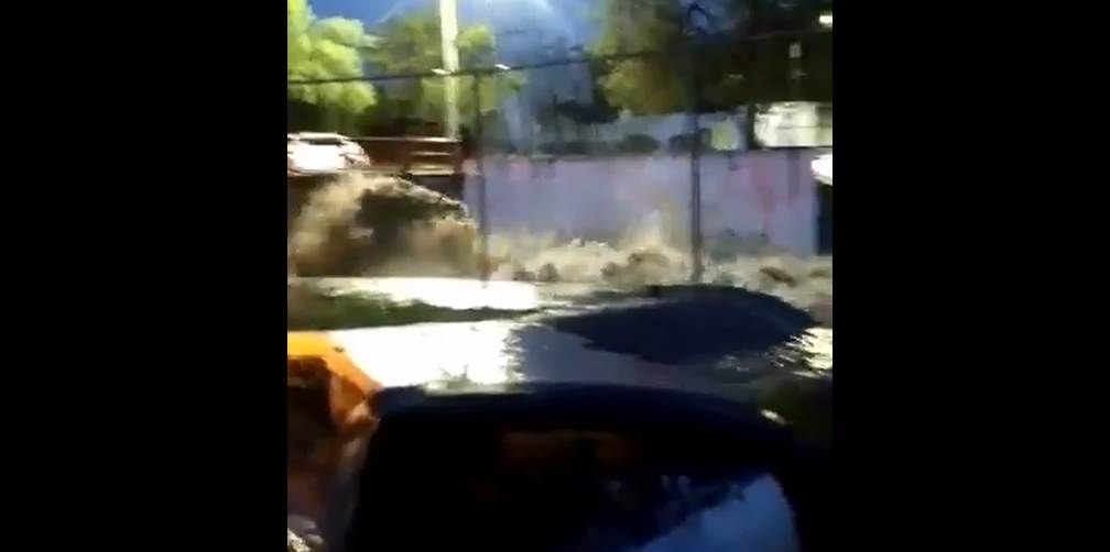 Captan fuerte corriente en Arroyo Seco; estuvo a punto del desborde