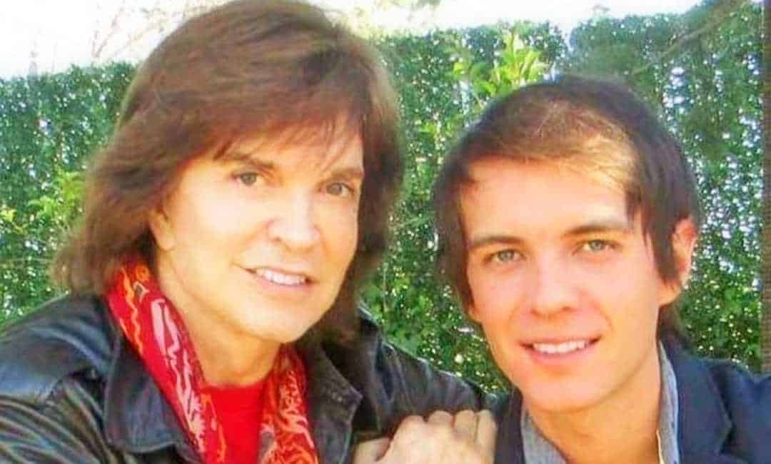 El hijo de Camilo Sesto fue a España para decirle adiós