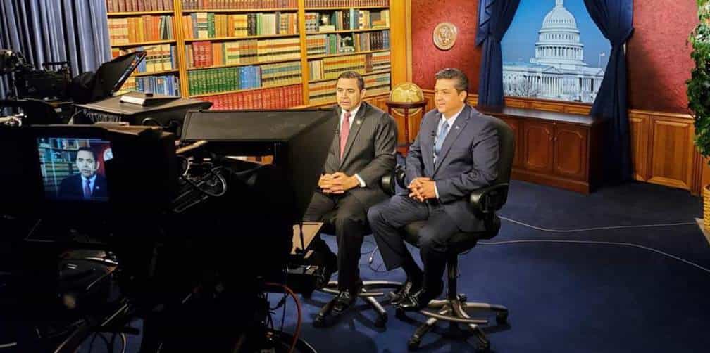 Congresista Henry Cuellar apoya el trabajo de Gobernador Cabeza de Vaca