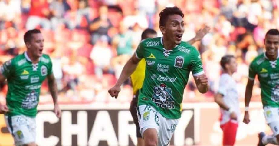 León 'ruge' 4-2 ante Necaxa en una noche de goles