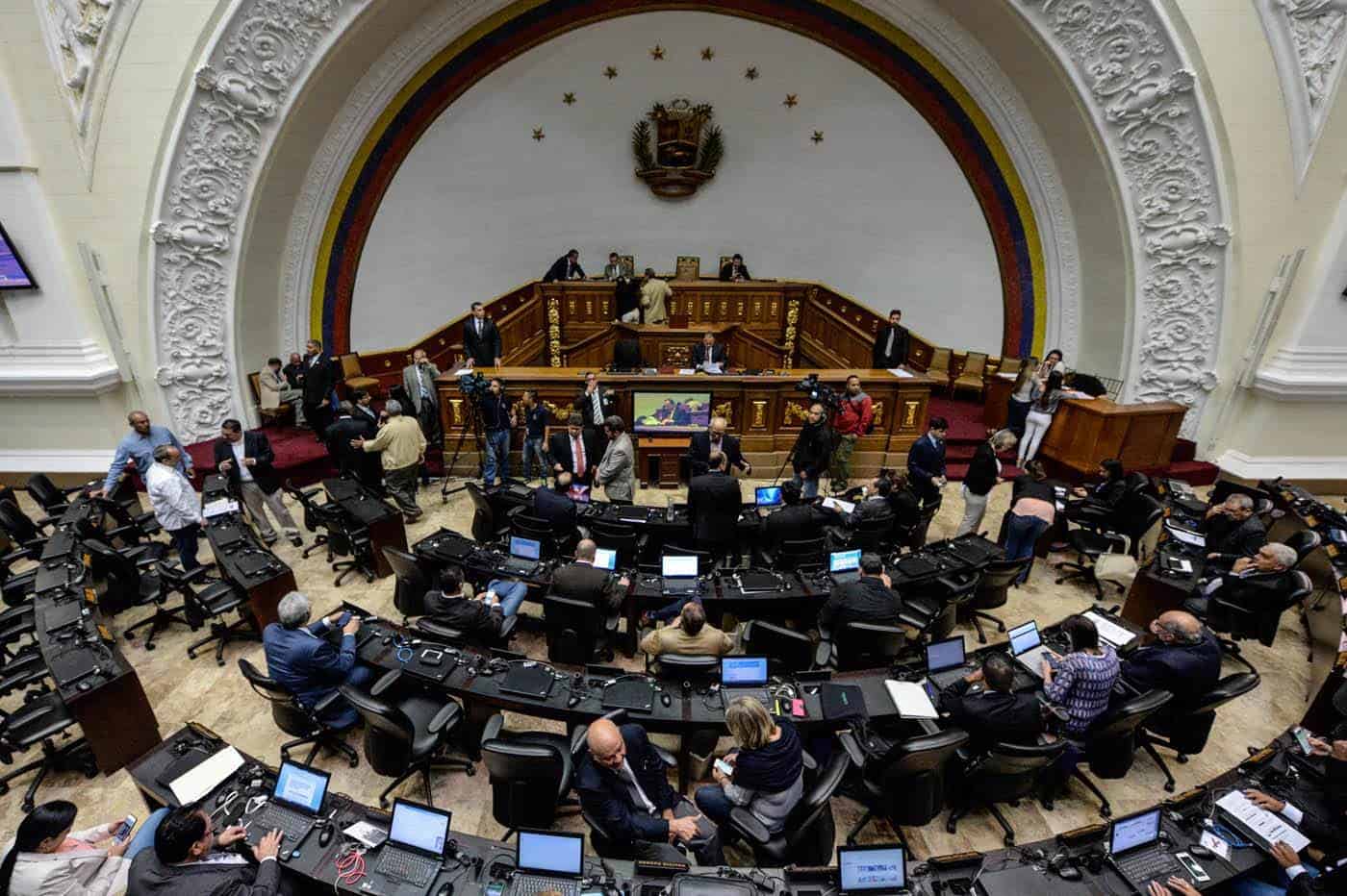 Diputados chavistas regresarán al Parlamento de Venezuela