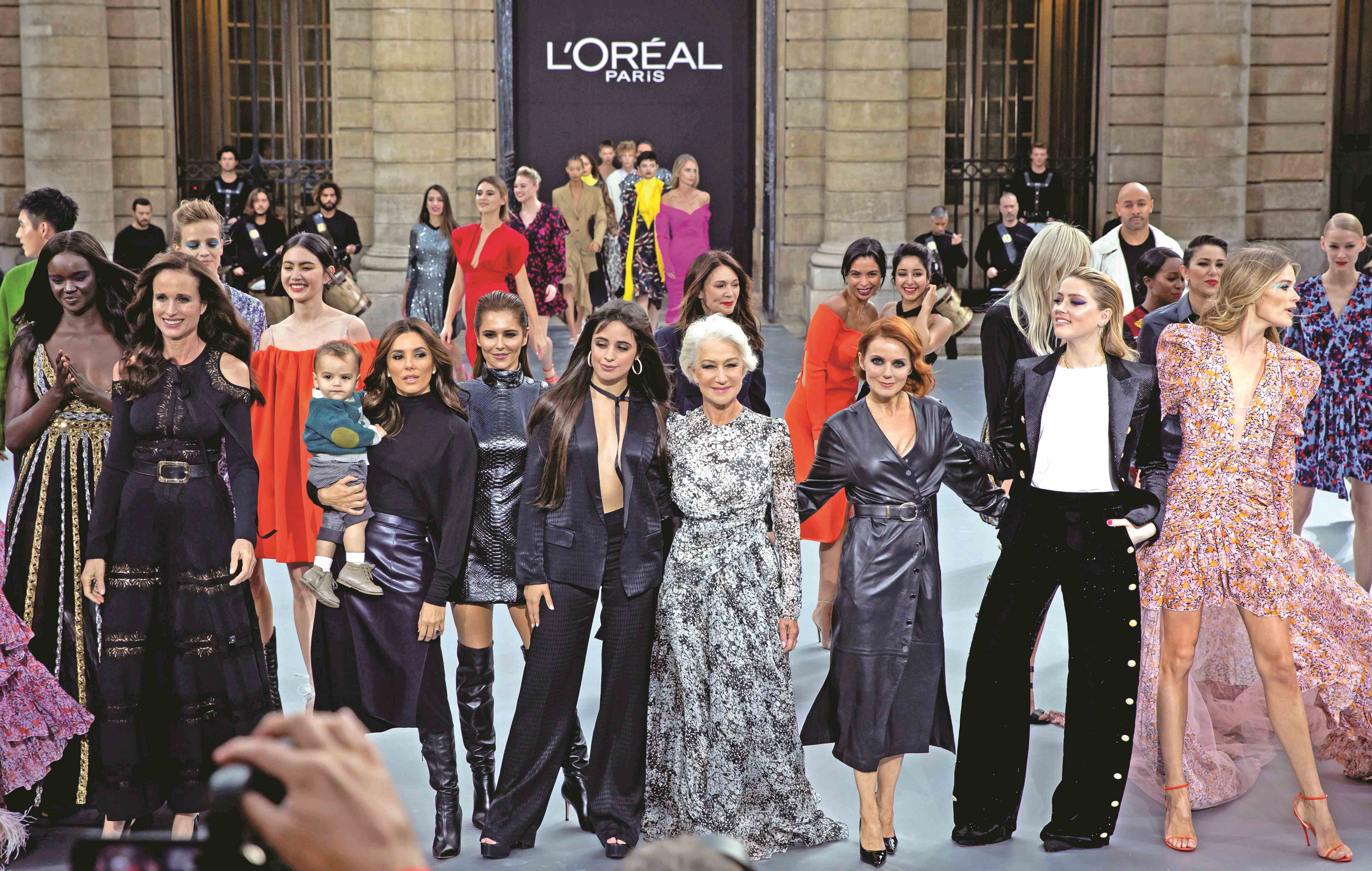 Derrochan famosas estilo en París