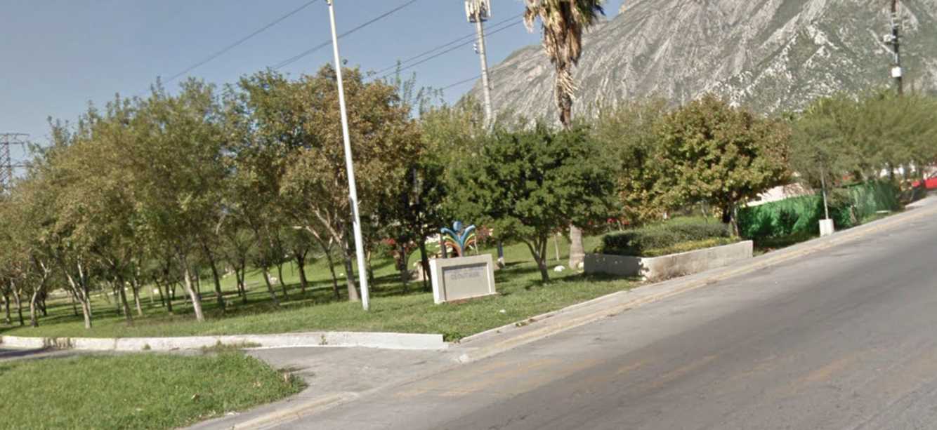 Hieren con arma blanca a joven en Parque Clouthier para asaltarlo