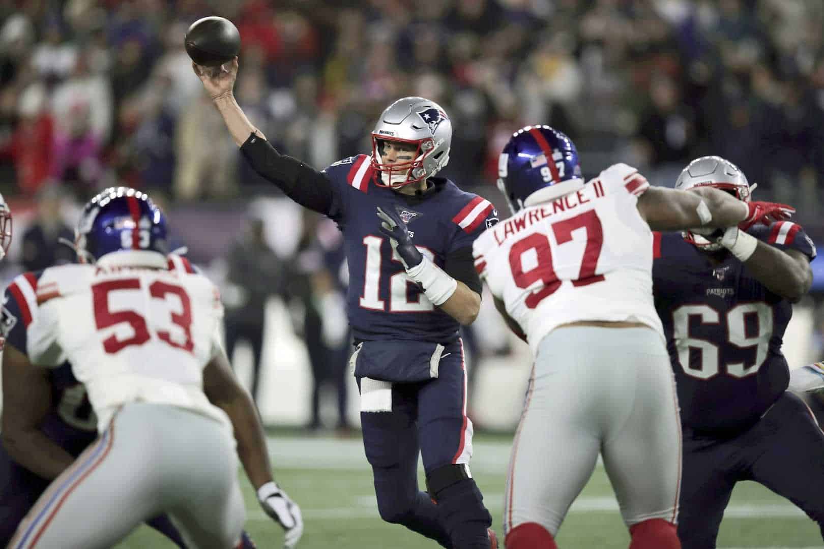 Brady anota en dos ocasiones y Patriotas vence a Gigantes