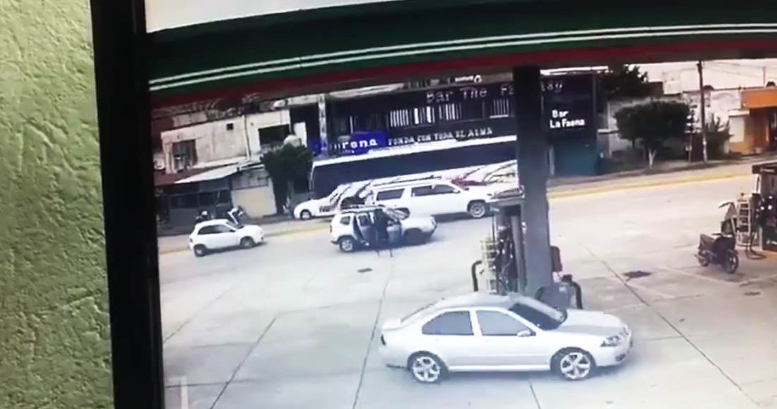 Filtran video del momento en que comando armado ejecuta a conductor en Tabasco