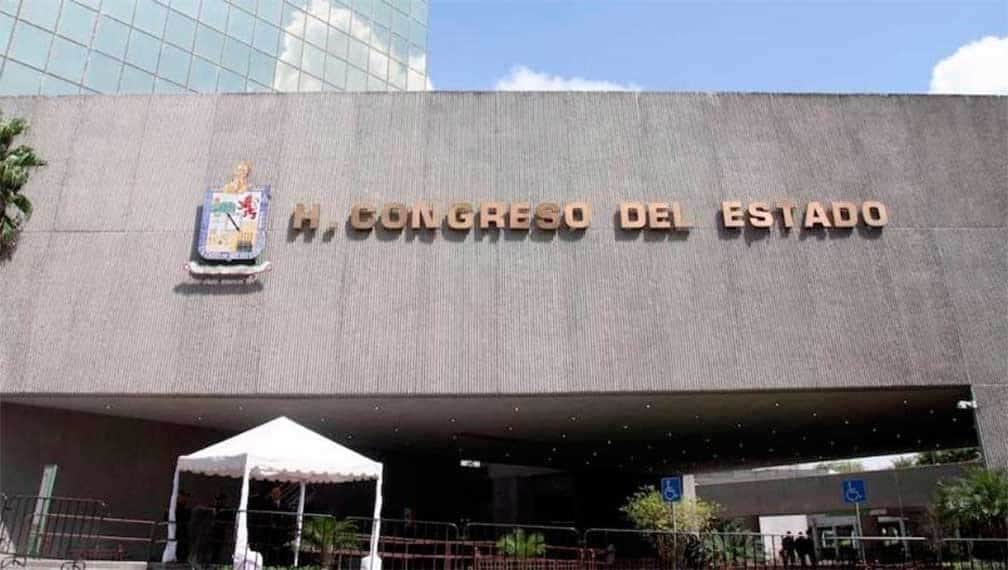 Impugna Congreso suspensión de amparo que Medina Mora le dio a gobernador y secretario