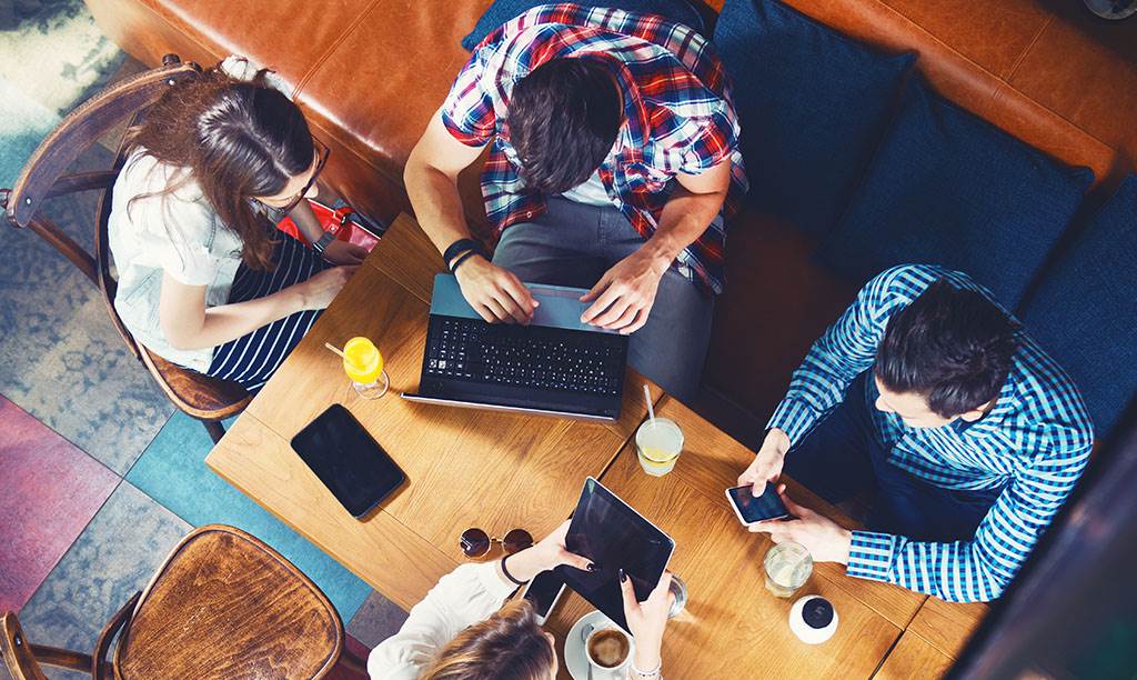 ¡Para gastones los millennials!, son los que más compran por Internet