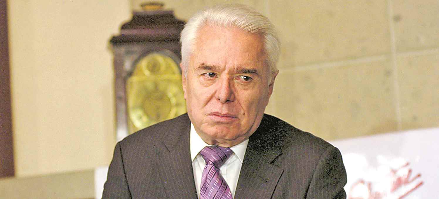 ¡Ups!, Enrique Guzmán está en problemas