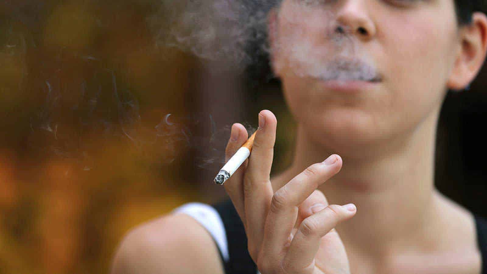 Fumar aumenta el riego de sufrir esquizofrenia y depresión