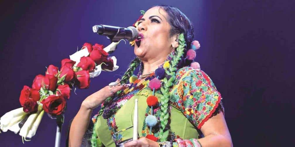 Rinde Lila Down una ofrenda musical