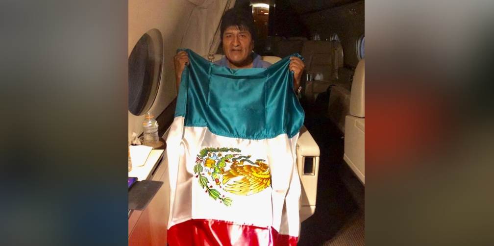 'Volveré con más fuerza': Evo Morales deja Bolivia y se dirige a México