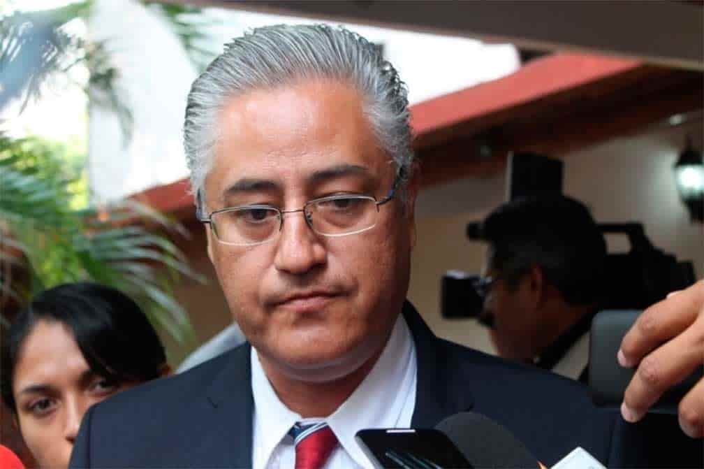 Secuestran a exrector de la UAEM y a su esposa