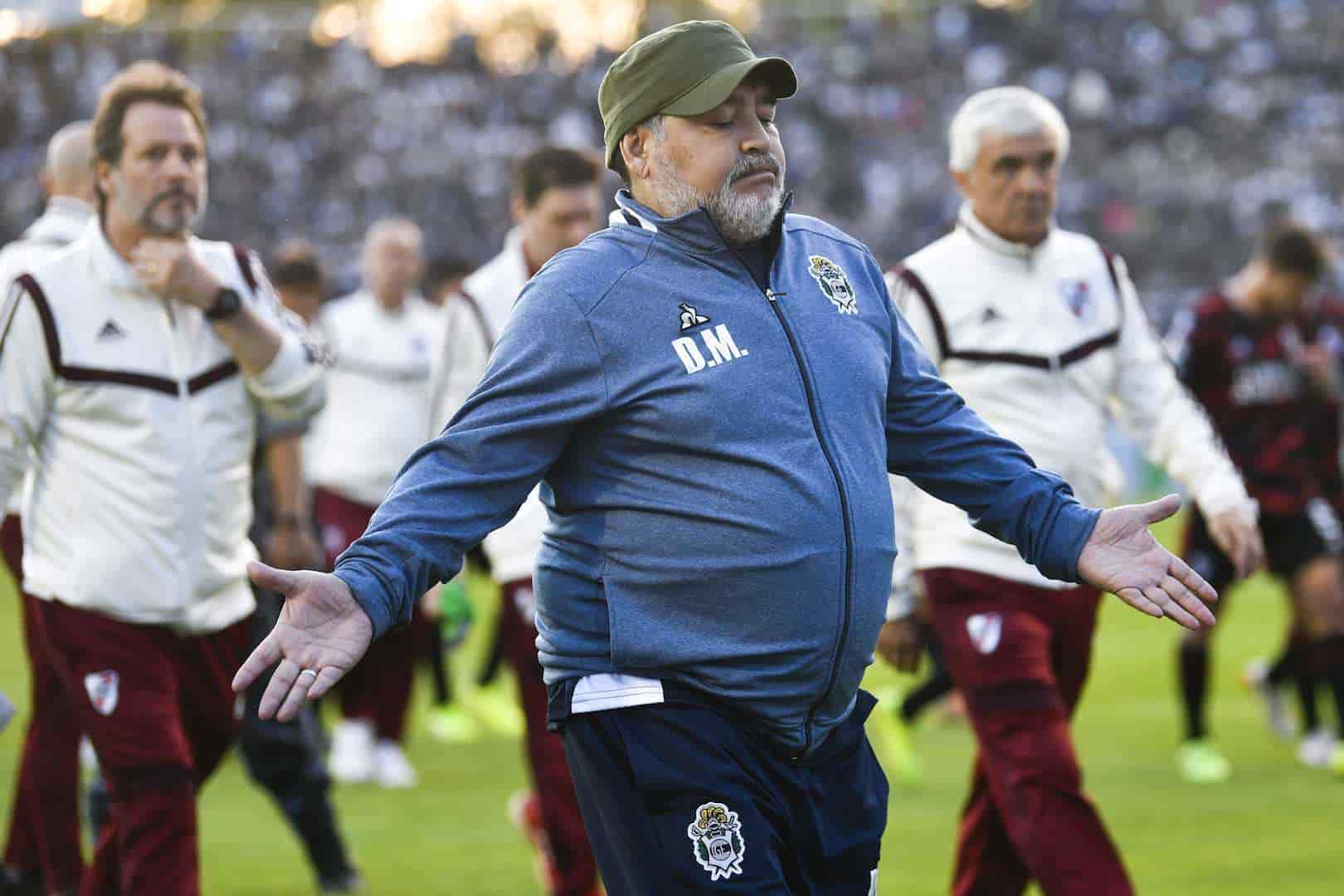 Maradona dimite como técnico de Gimnasia La Plata