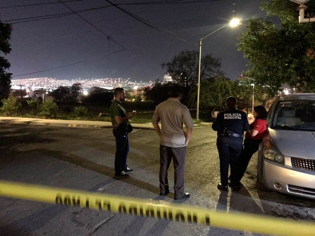 Menor se lleva sorpresa; halla maleta con armas en San Pedro