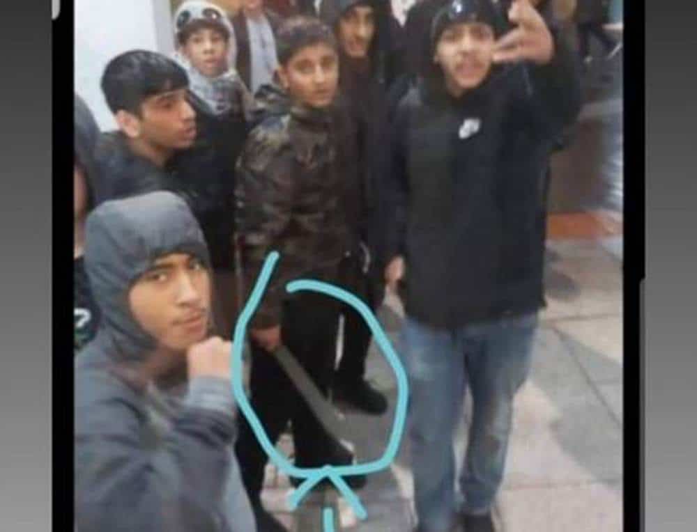 Sujetos armados ingresan con machetes durante función de 'Frozen 2'
