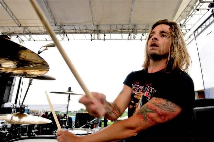 Baterista de Evanescence arremete contra quienes quemaron instrumentos en KnotFest