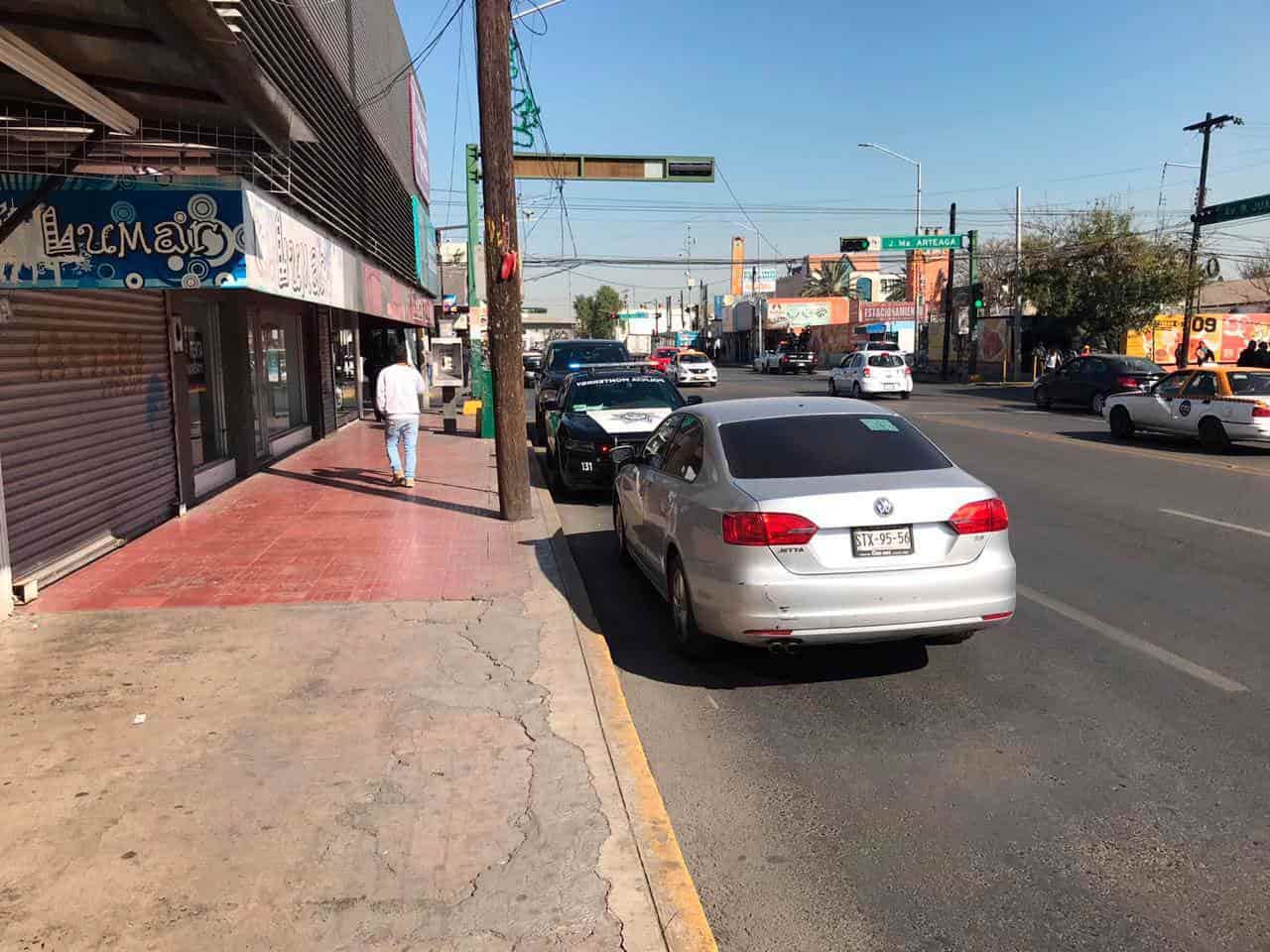 Solitario ladrón asalta joyería en Monterrey