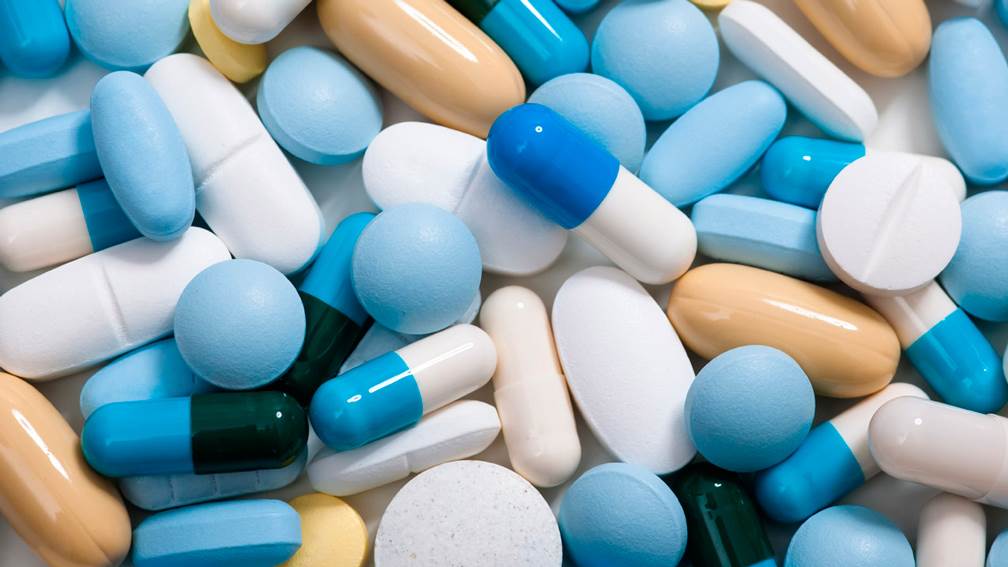 El gobierno busca comprar medicamentos a lo 'malinchista', desprecia lo nacional