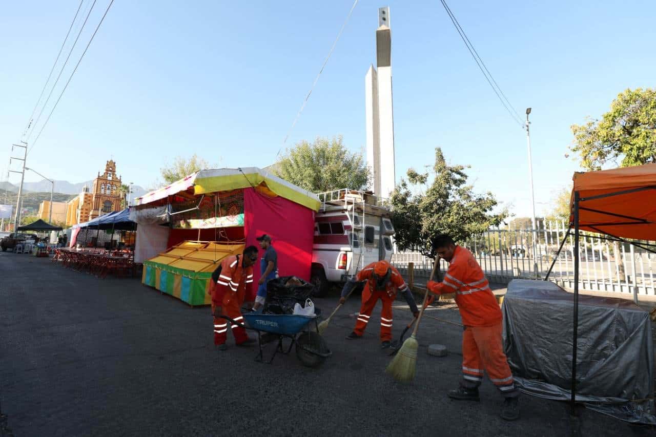 Regios tiran 60 toneladas de basura en Santuario
