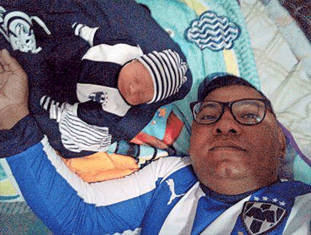 Hincha rayado le pone Janssen a su bebé en Guadalupe