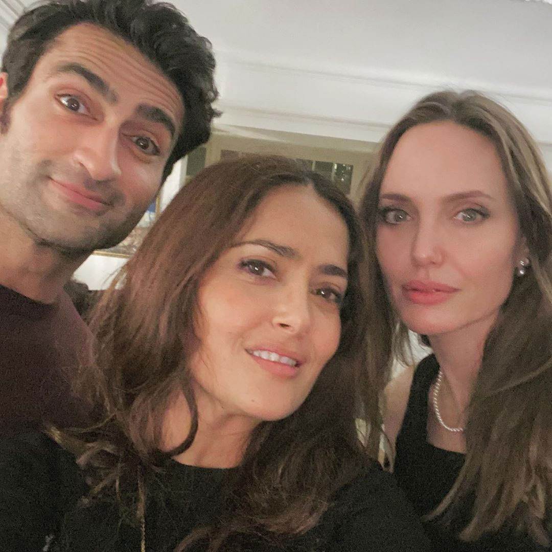 Foto de Salma Hayek con Angelina Jolie y Kumail Nanjiani conquista Instagram