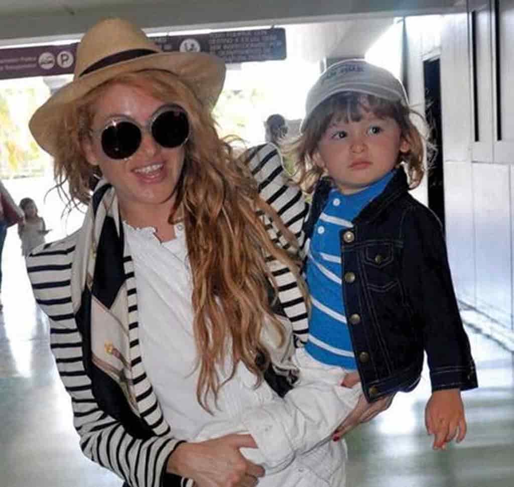 Nicolás Vallejo le pide a Paulina Rubio que sea 'una buena madre'