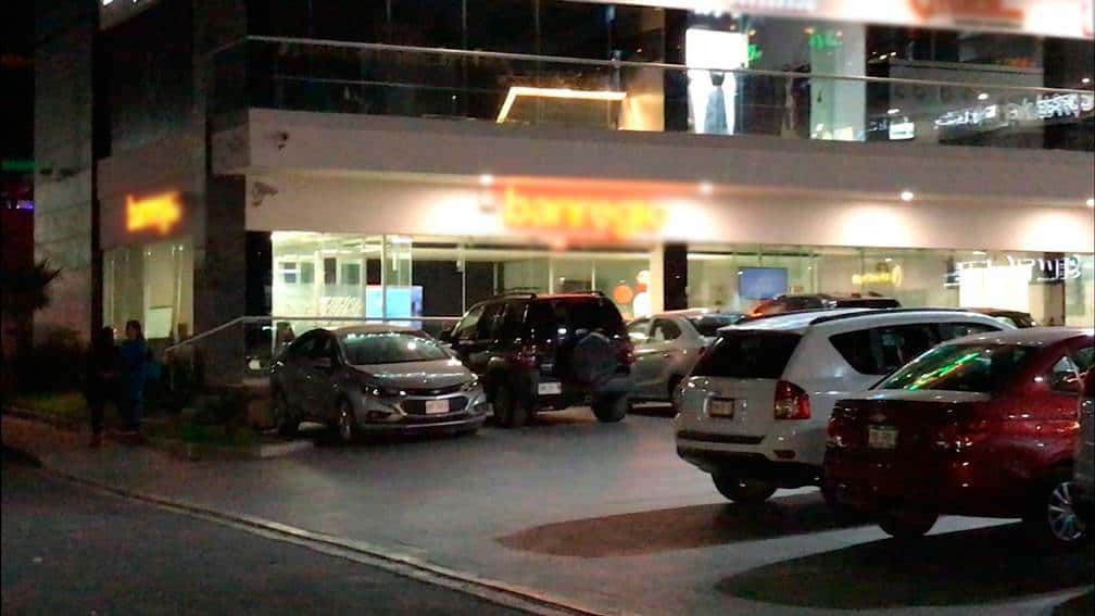Despojan a cliente bancario de 720 mil pesos tras asalto en Contry