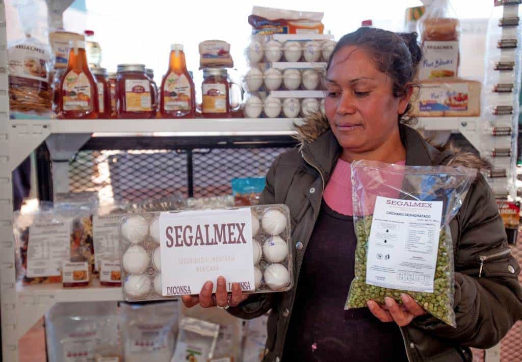 Abrirán mil 500 tiendas operadas por maestros jubilados