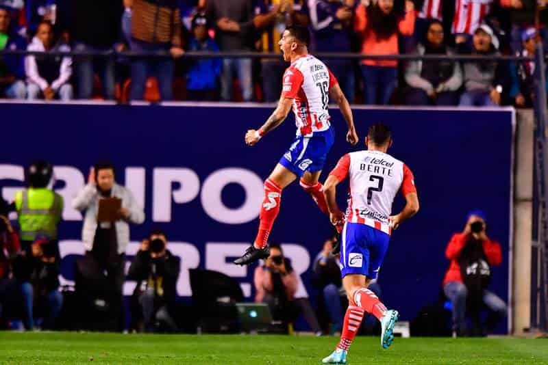 San Luis 'borra' de la cancha a Cruz Azul y le gana 2-1