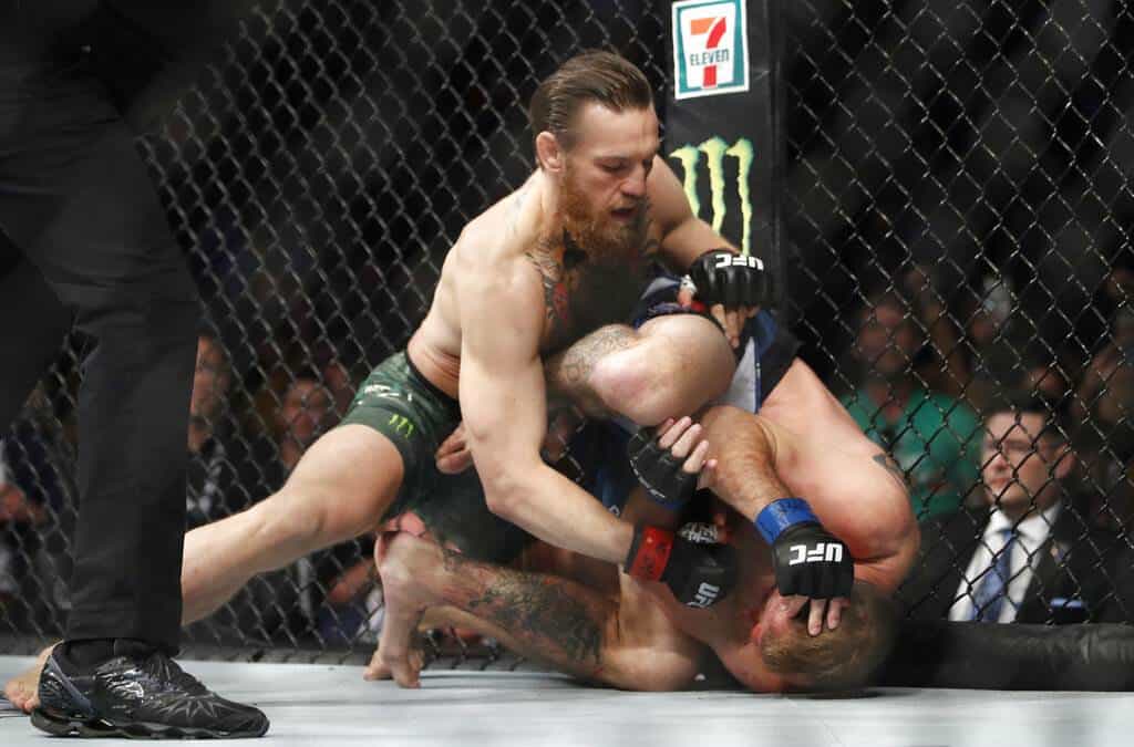 McGregor, con varias cartas en la mesa tras victoria