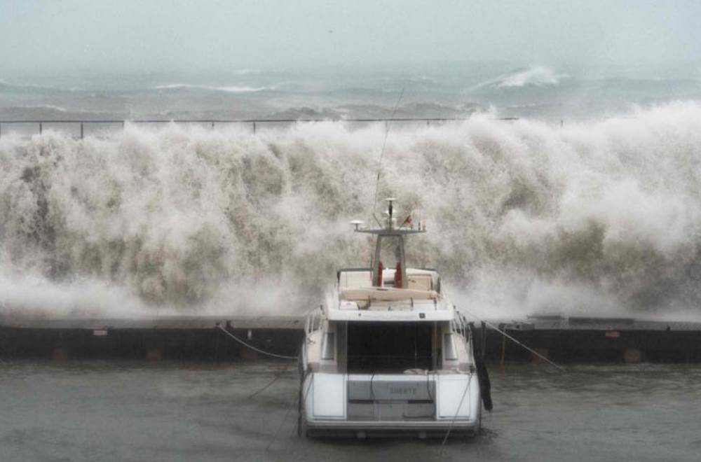 Suman 13 muertos por paso de tormenta 'Gloria' en España