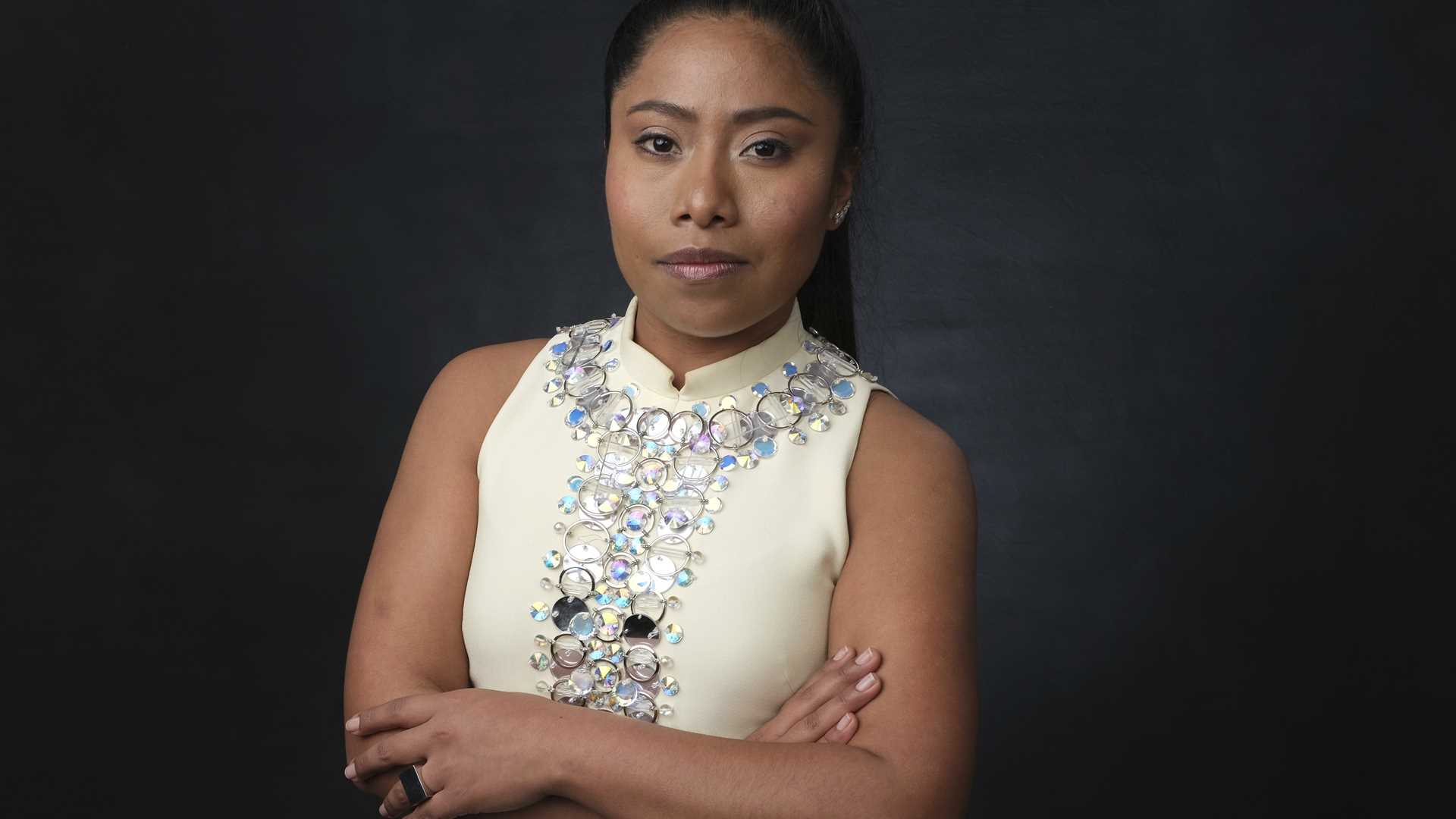 Interesa a Yalitza Aparicio trabajar por la educación indígena