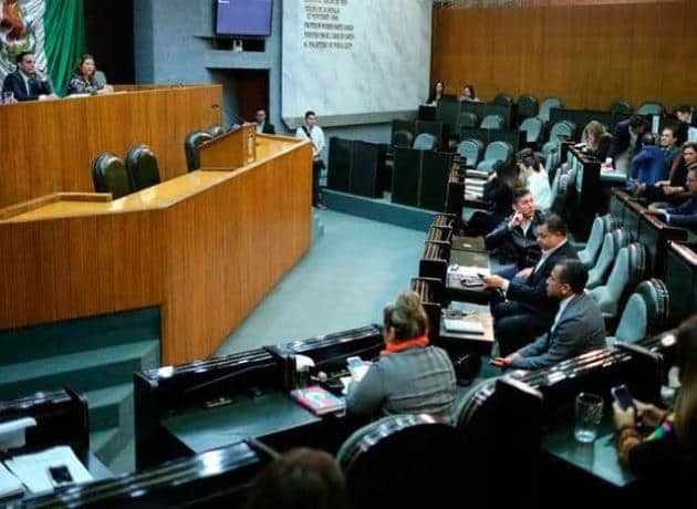 Diputados retrasan arranque de periodo en Congreso