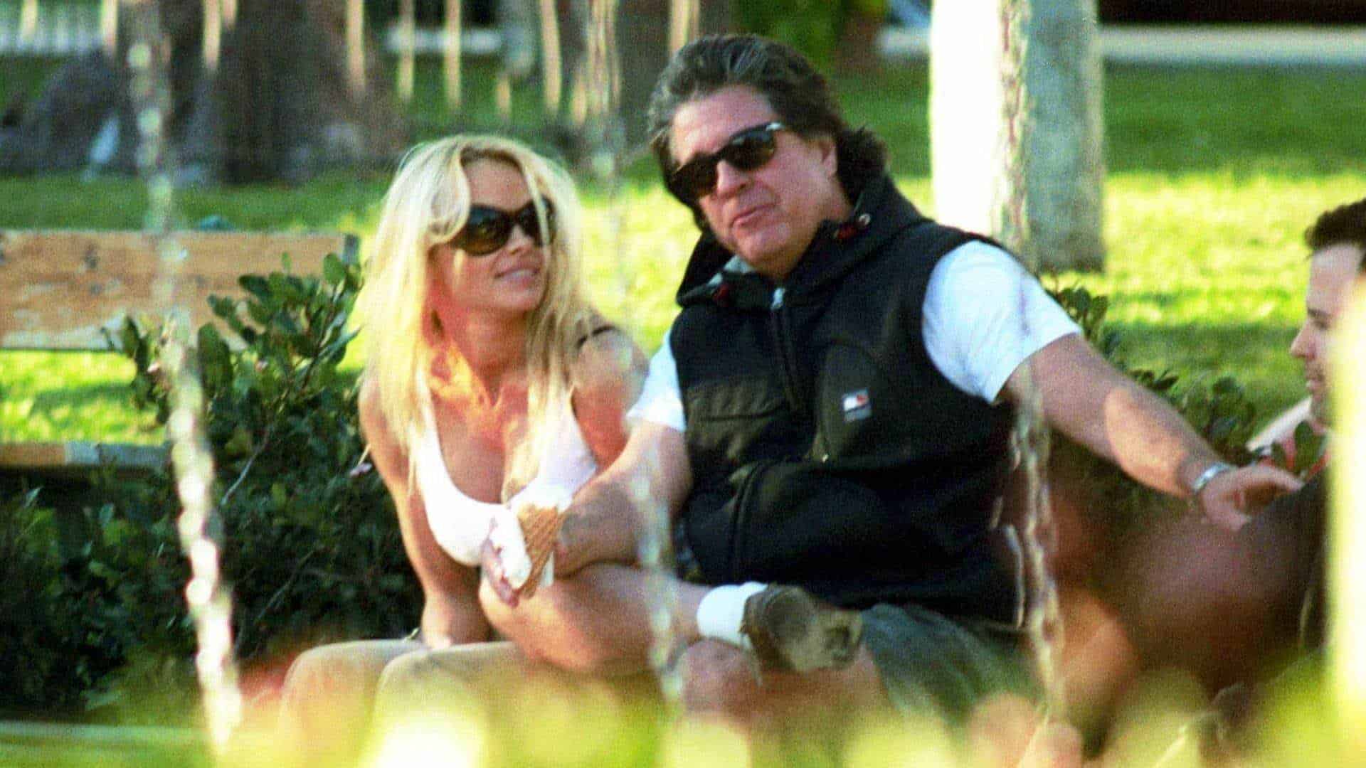 Pamela Anderson se divorcia después de 12 días