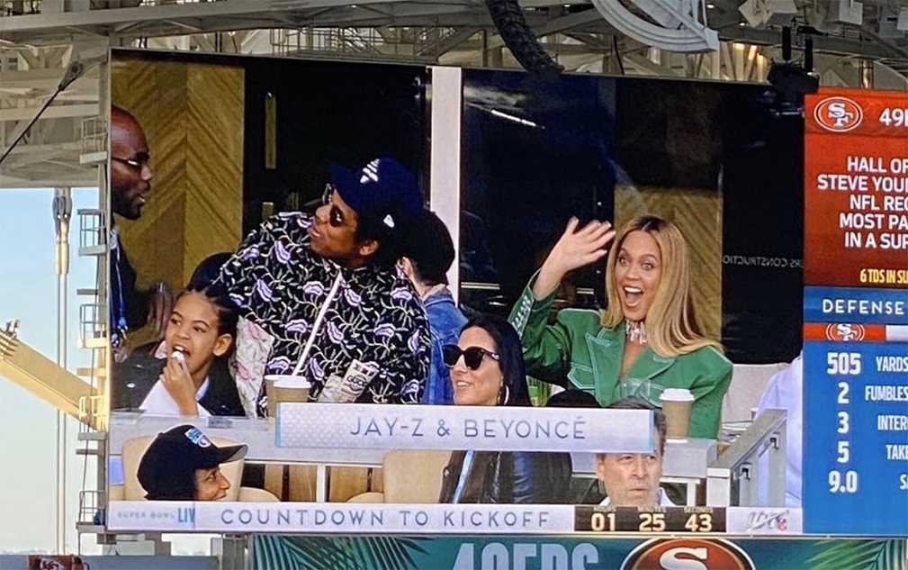 Beyoncé y Jay Z apoyan en el Super Bowl desde el palco