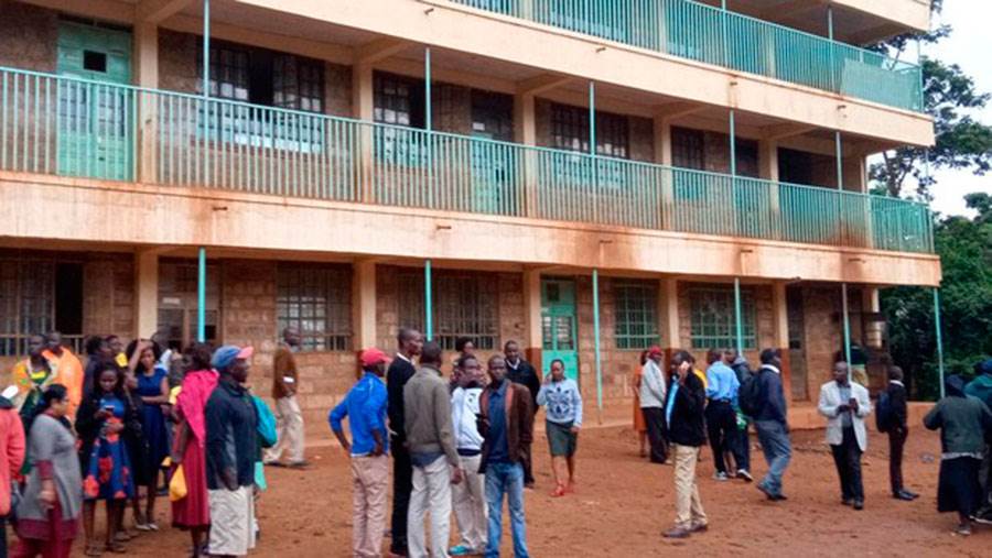 Estampida en escuela de Kenia causa la muerte de 14 alumnos