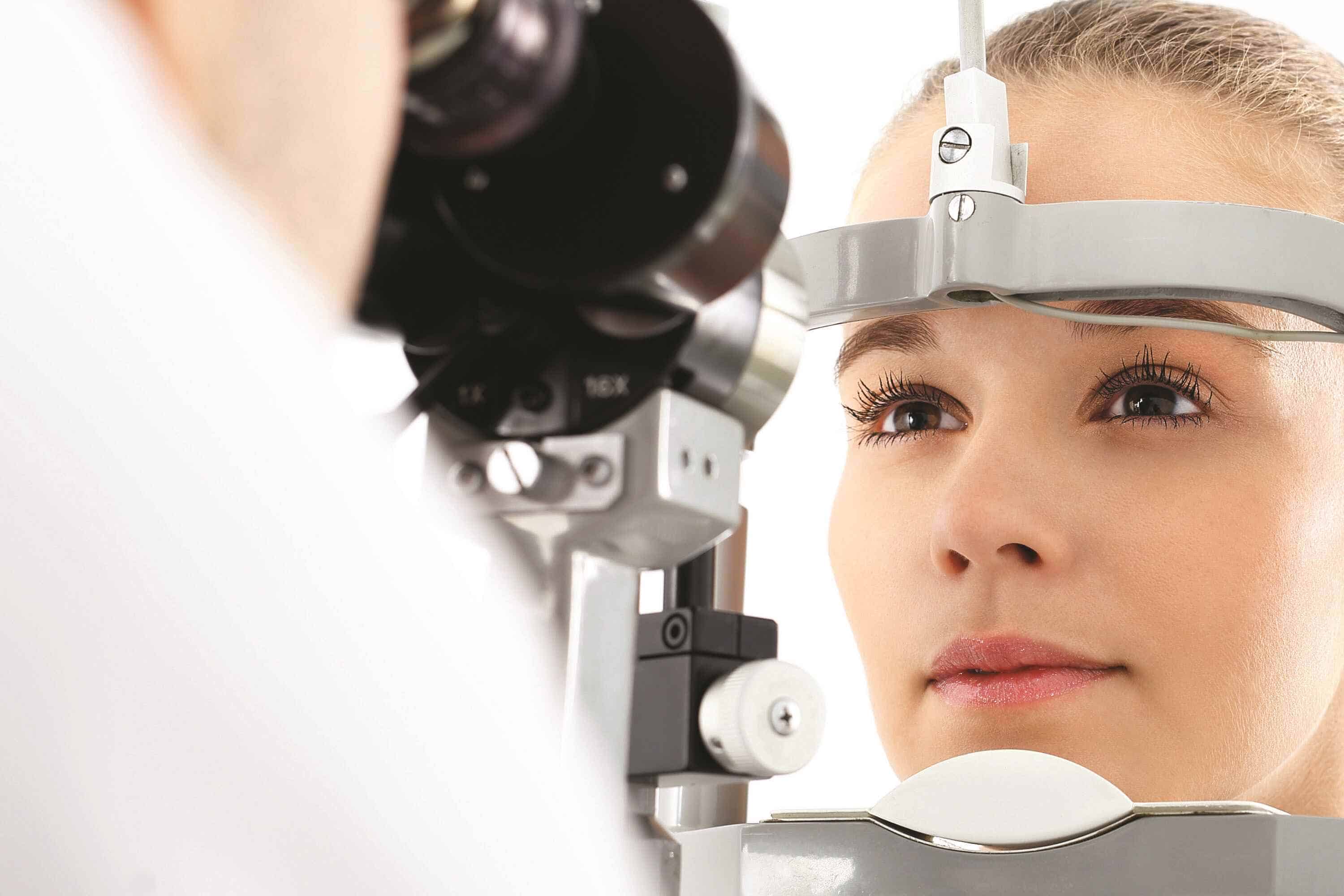 Estudian proteína asociada a la degeneración macular