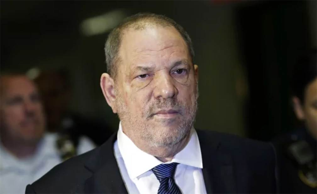 Harvey Weinstein no testifica en juicio