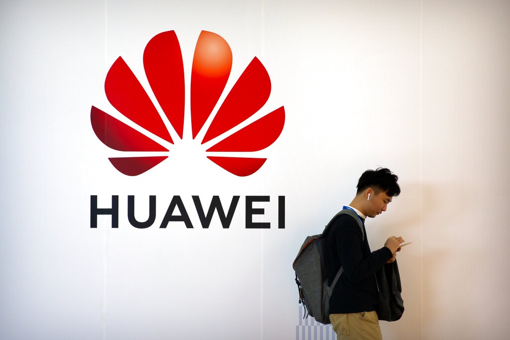 EUA presenta más cargos contra tecnológica china Huawei