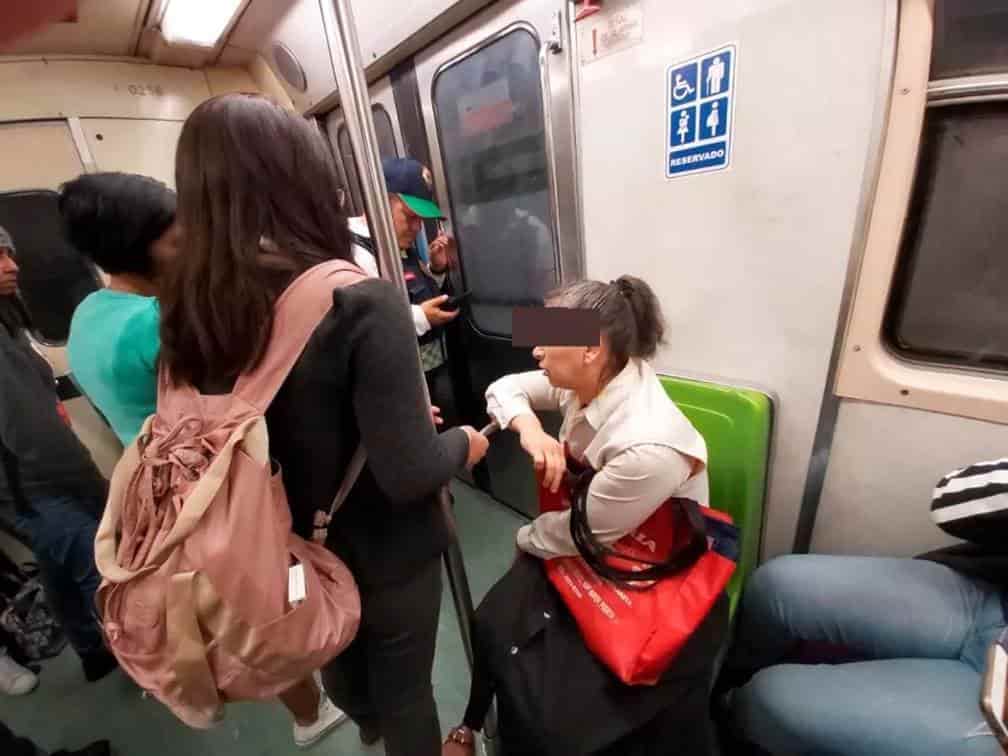 Confunden a pasajera del Metro CDMX con secuestradora de Fátima; jalan palanca de emergencia