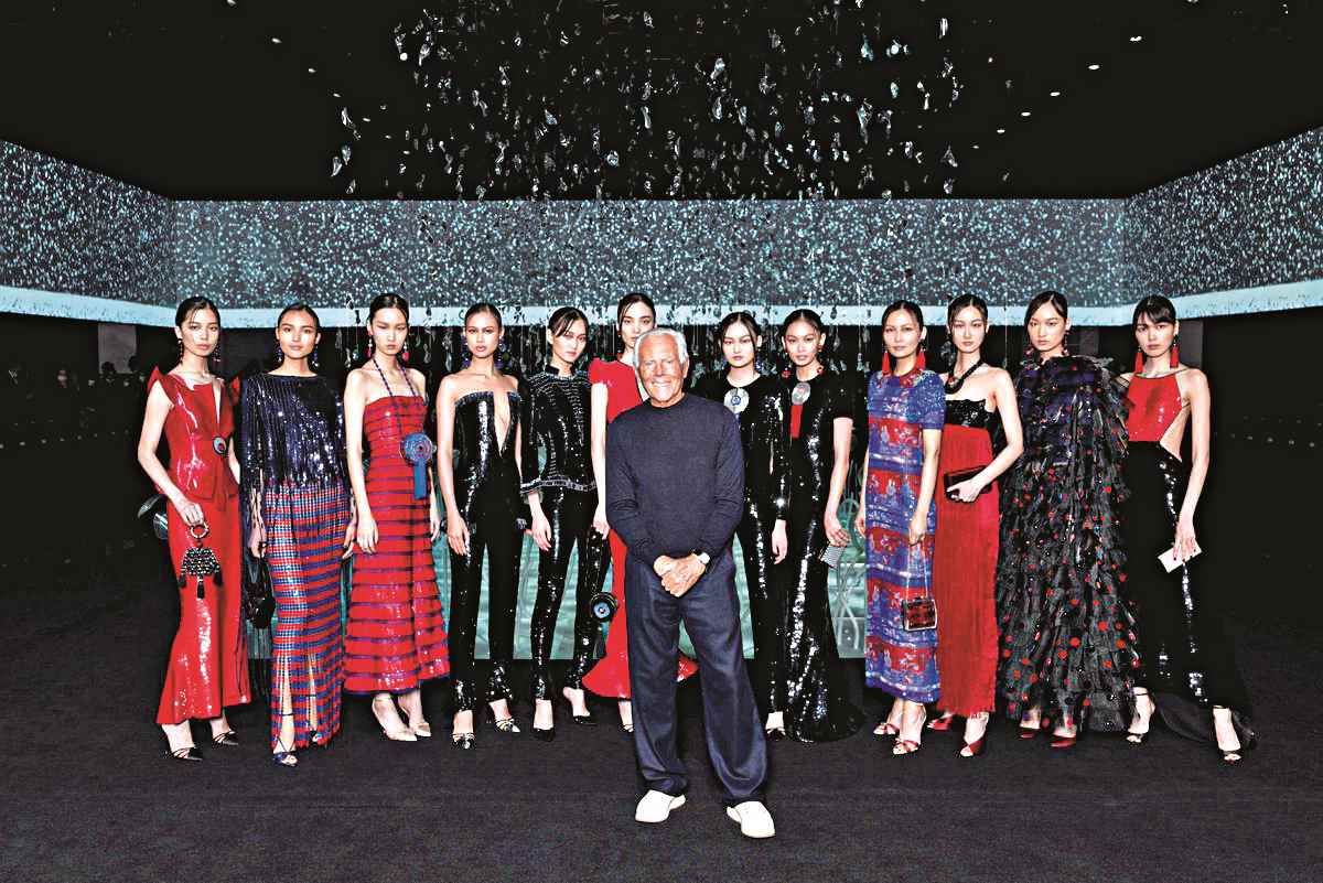 Giorgio Armani presentó su colección a puerta cerrada por coronavirus