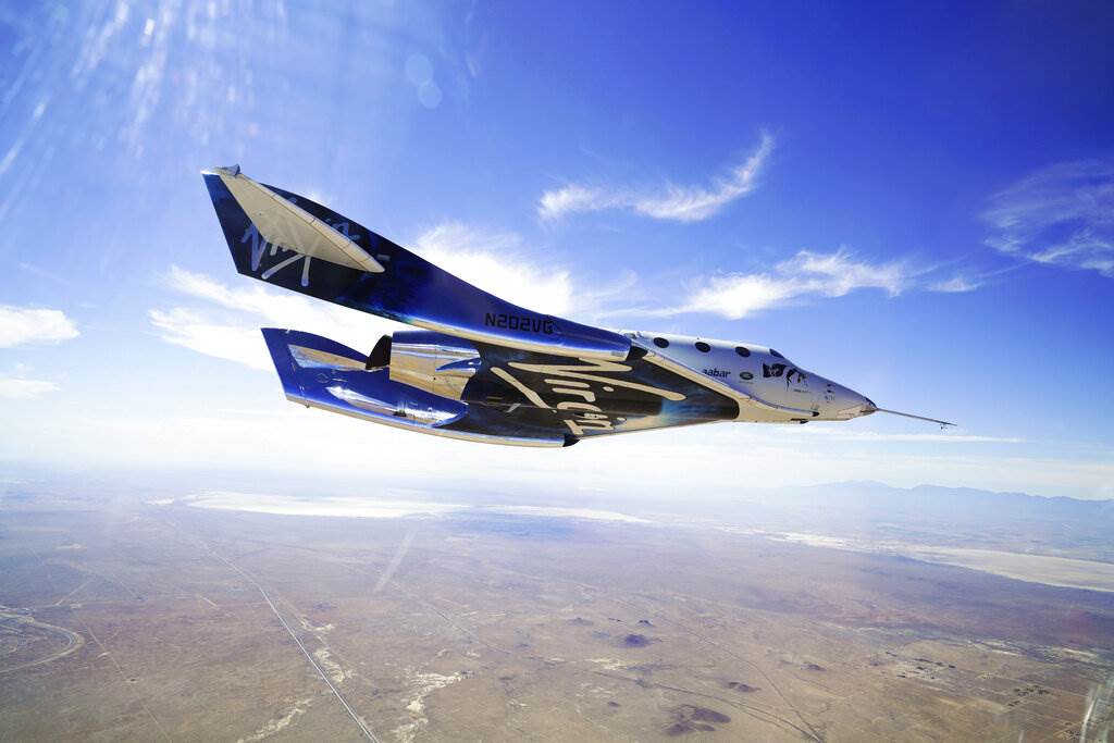 Ofrece Virgin Galactic vuelos comerciales al espacio; ya hay 8 mil reservaciones