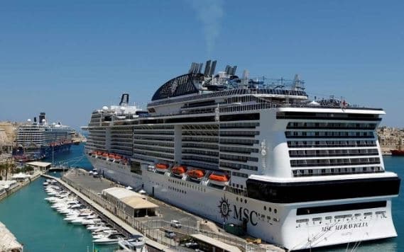 ‘Corren’ por coronavirus a crucero; está en México